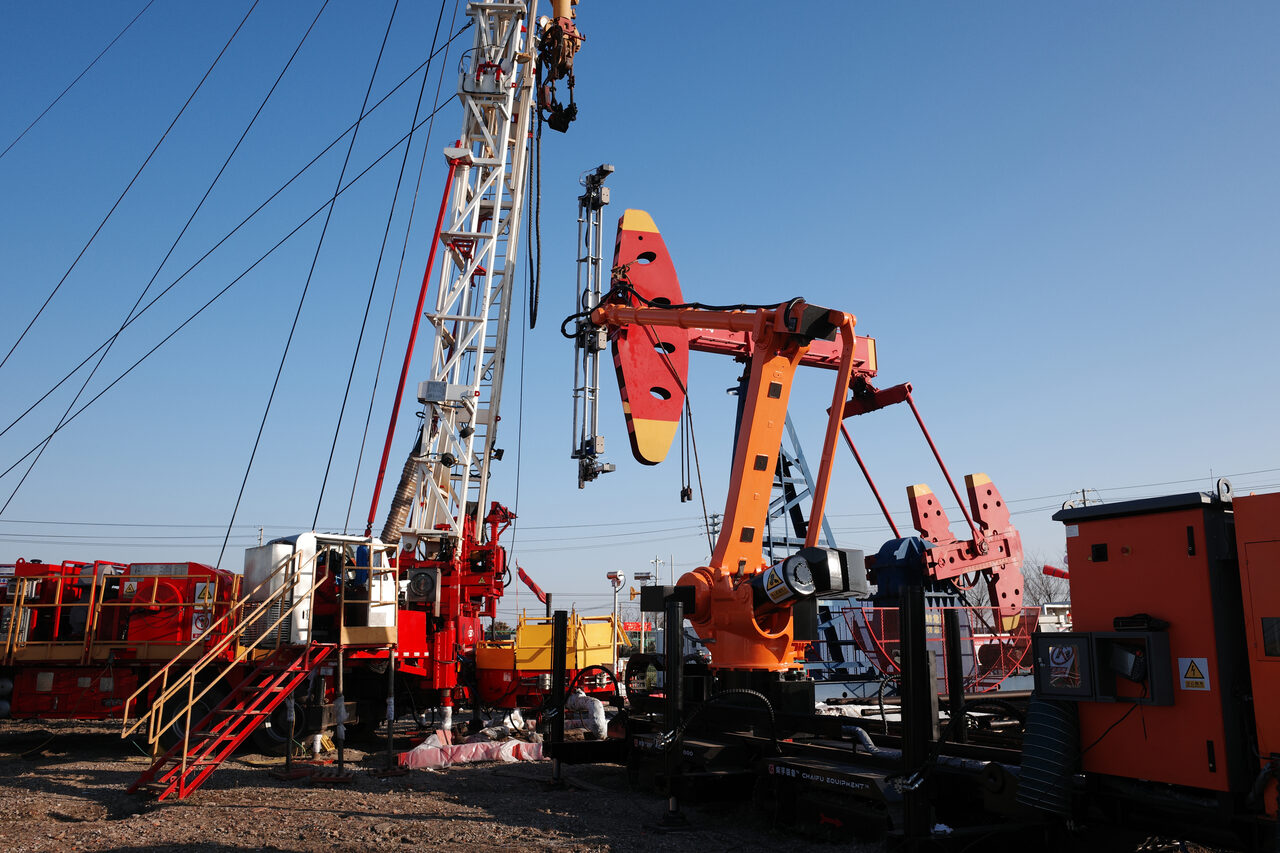 FIELD UNIT 002 · LAND-RIG DEPLOYMENT